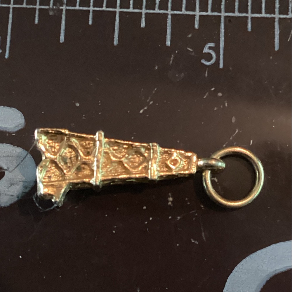 Vintage GOLD  VNVC